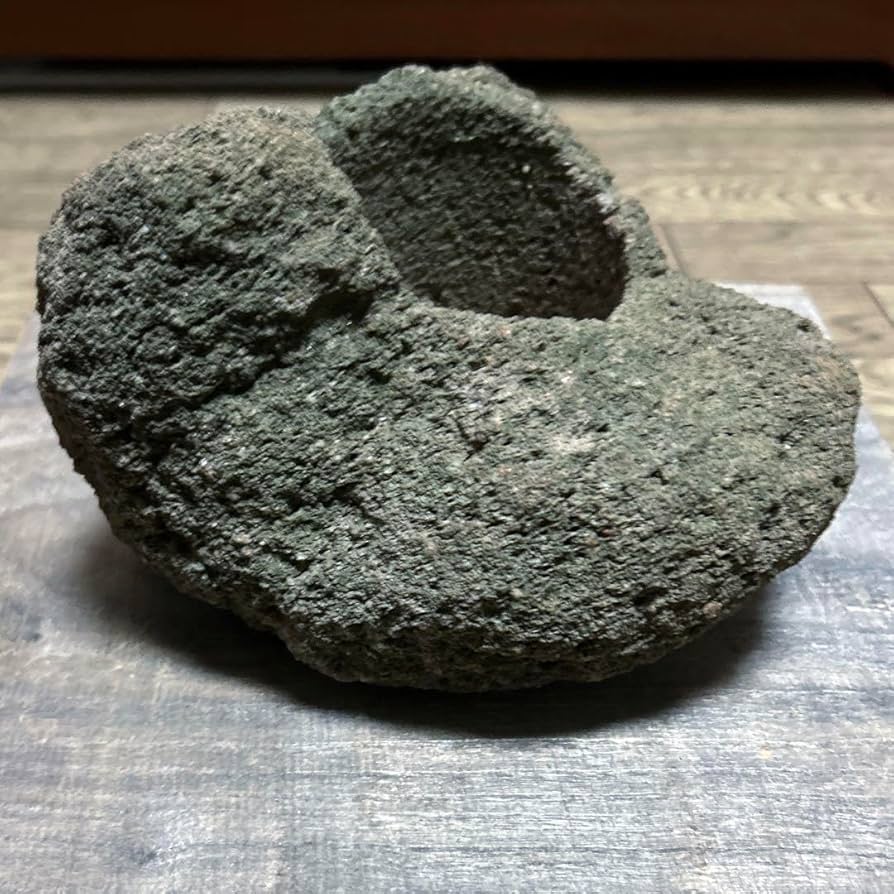 岩石の鉢　山渓鉢 Amazon.co.jp: 山渓鉢 一点モノ 軽石鉢 溶岩石 植木鉢 盆栽 多肉